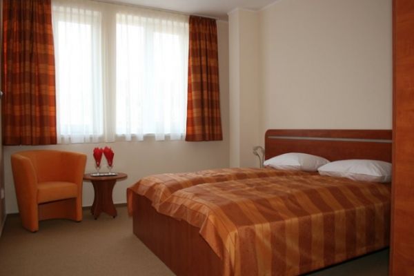 hotel-elvetia-4B4AD77A2-82E7-51DA-1D4D-6B420992A90F.jpg