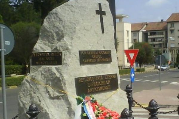 monumentul-luptatorilor-anticomunisti-2AD06DD6F-2CFE-BA39-E75D-A99DD812C032.jpg