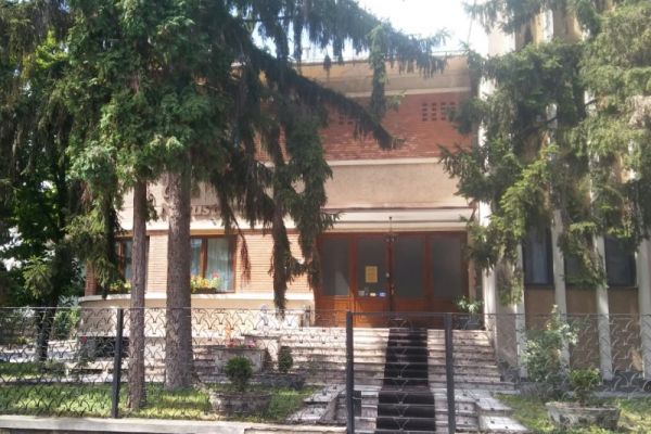 vila-lui-ceausescu-044869FB5-6296-9943-0F20-8FC0B217EAFD.jpg