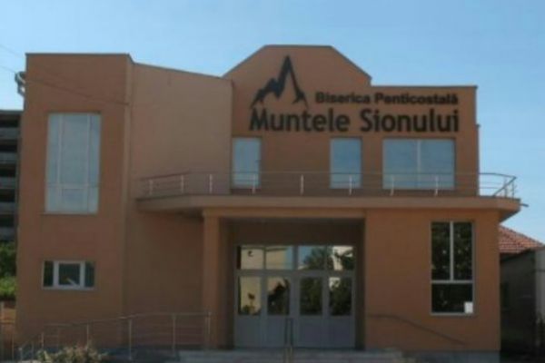 biserica-penticostala-muntele-sionului-03E9E62B9-B1F1-C7E1-C7A5-14EA553D2F9A.jpg