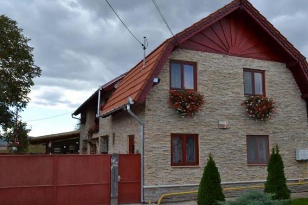 pensiunea-bucovina-1A481572E-7BEA-0106-3570-76E3FC903ACE.jpg